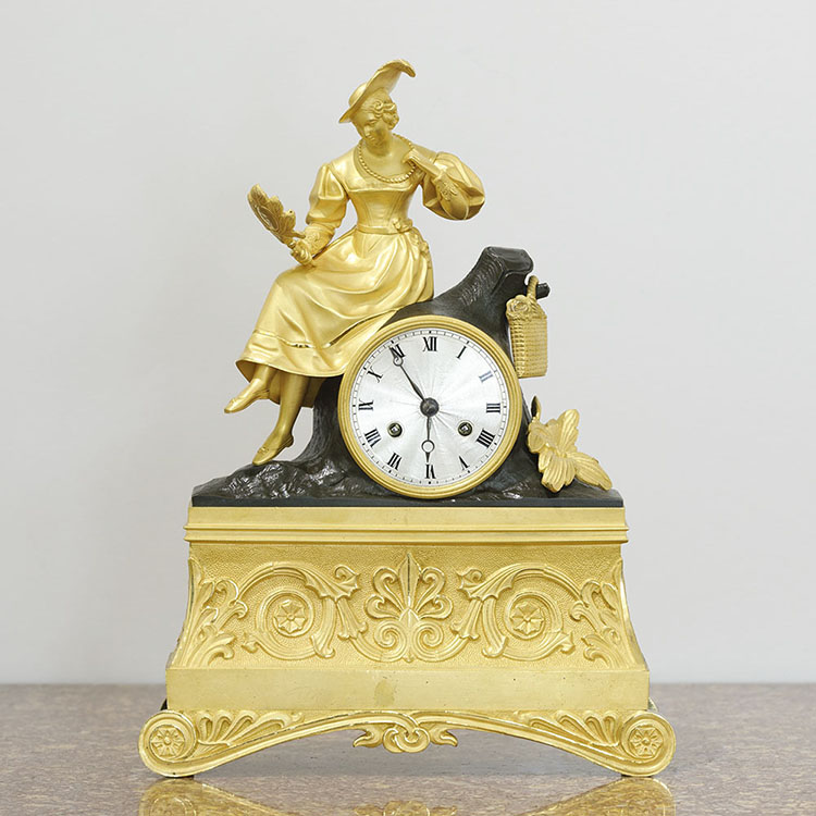 Franse pendule. Brons vuur verguld.