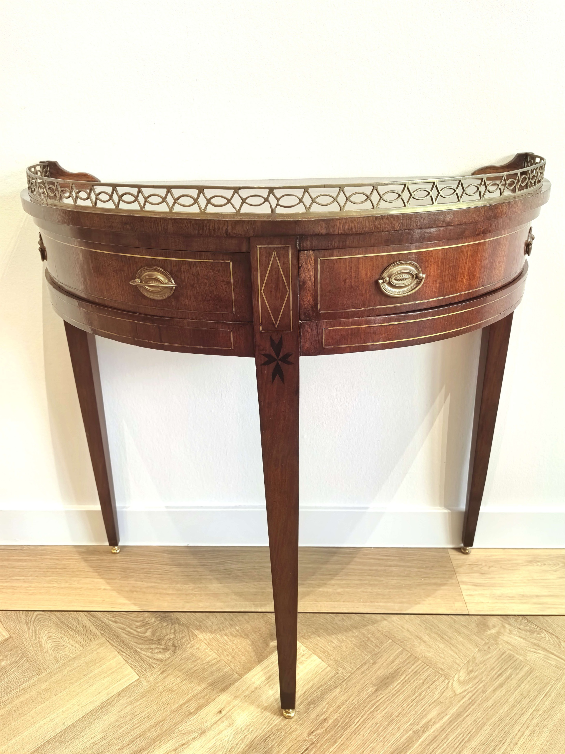 Hollands 18eeuw Louis Seize Demi Lune tafeltje